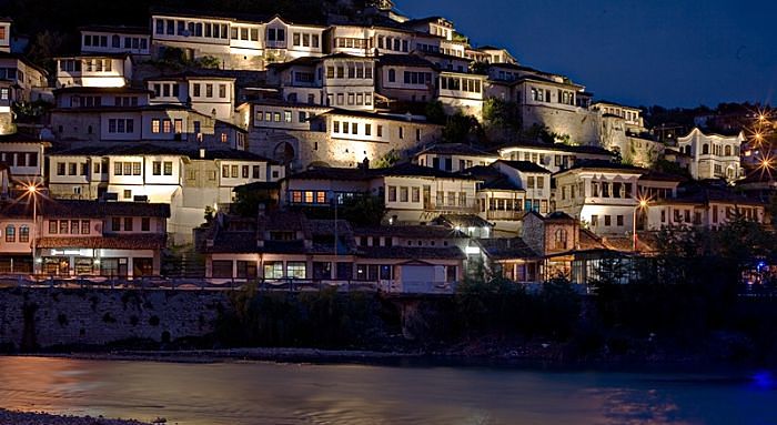 Dove dormire a Berat: il quartiere di Mangalem ed il Fiume Osum