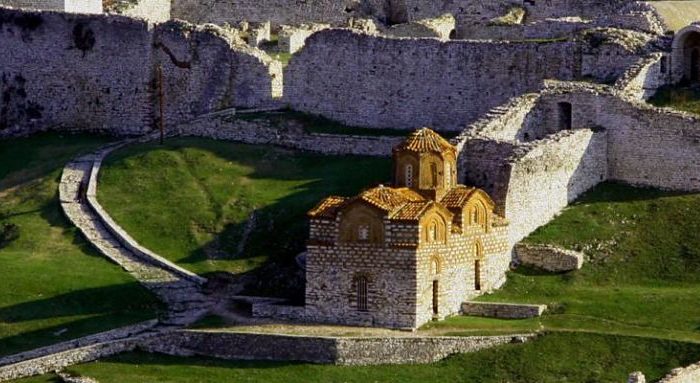 Cosa vedere in Albania: Chiesa S. Trinità Berat