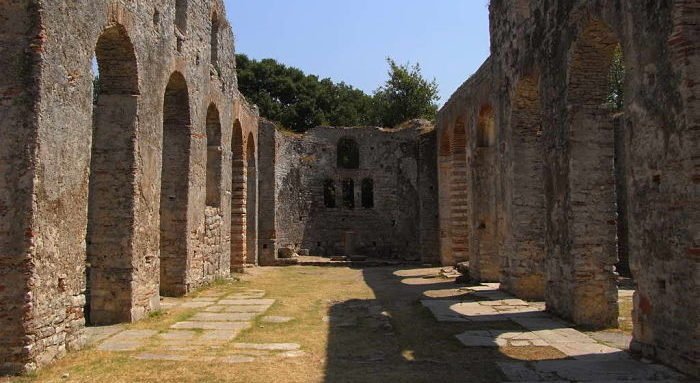 Tour Saranda: Basilica Paleocristiana Butrinto