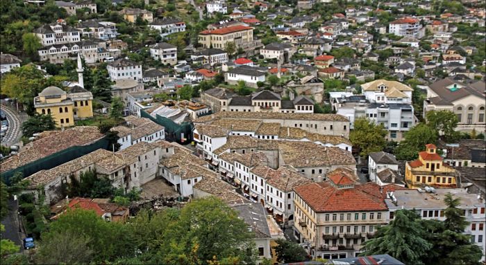 Cosa vedere a Gjirokastra: bazar 