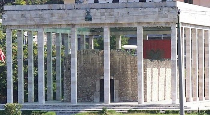 Tour Tirana: Memoriale Skanderbeg, Lezha