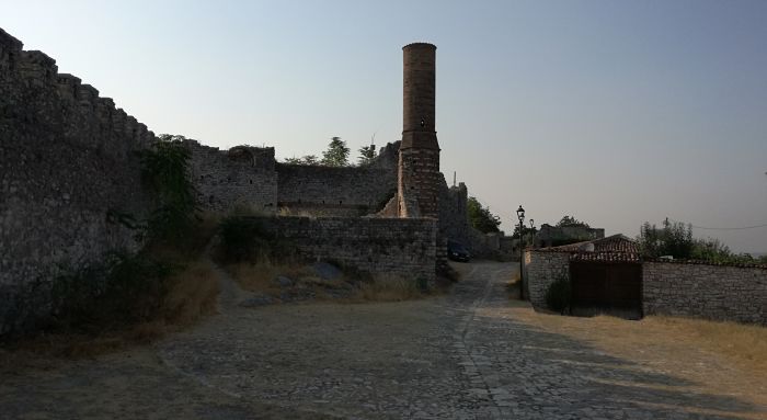 Cosa vedere a Berat: le rovine della Moschea Rossa 