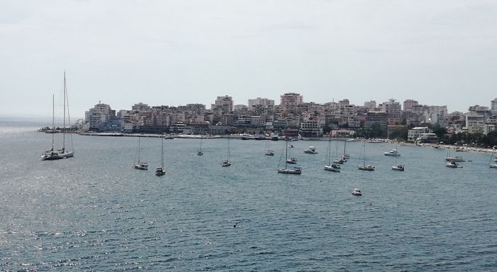 Traghetti Igoumenitsa low cost: un raduno di barche a vela a Saranda