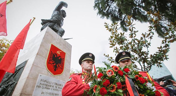 Tradizioni albanesi e festività: il Giorno della Liberazione