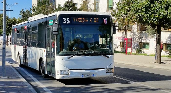 Autobus Albania: Linea Tirana e re